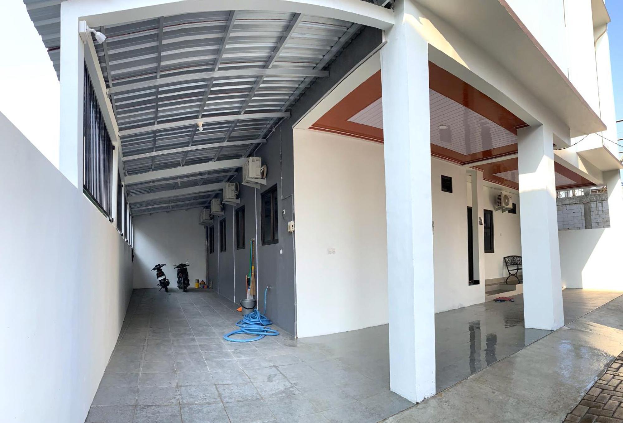 Kusuma Raya Guest House Srondolwetan Exterior photo